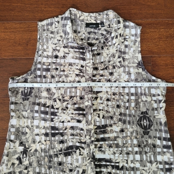 Apt. 9 Sleeveless Button-Up Collared Blouse w/ Back Slit Women's Size M Gray Tan - Picture 6 of 7